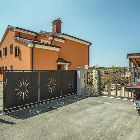 Modern In With Private Swimming Pool Villa Pula