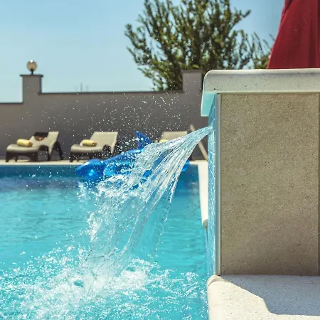 Villa Modern In With Private Swimming Pool Pula