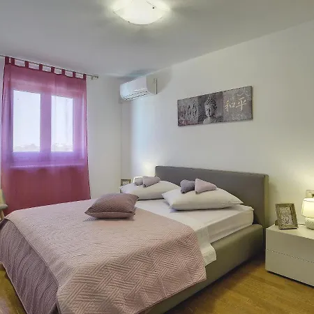 Modern In With Private Swimming Pool Villa Pula