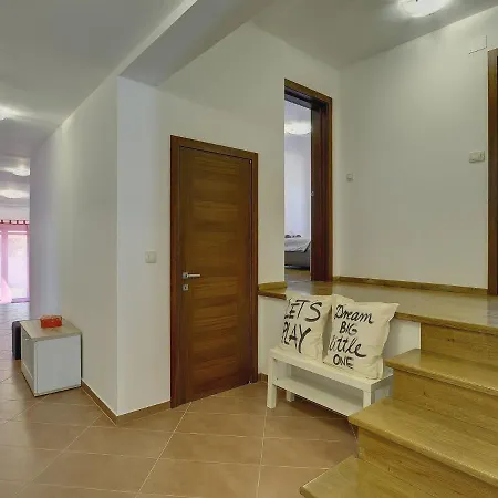 Modern In With Private Swimming Pool Villa