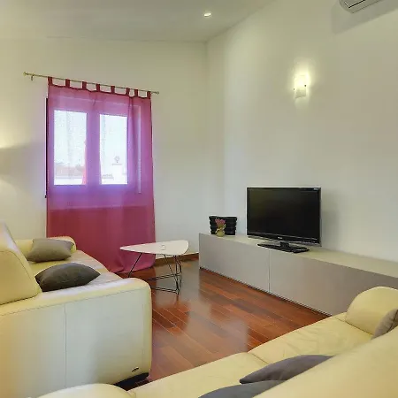 Modern In With Private Swimming Pool *