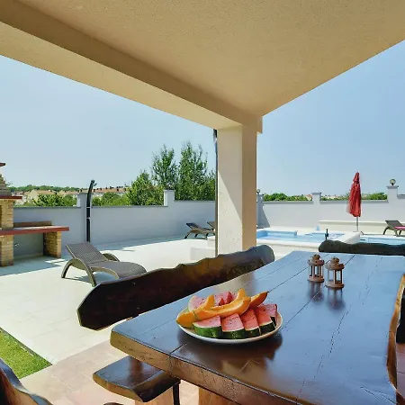 Modern In With Private Swimming Pool