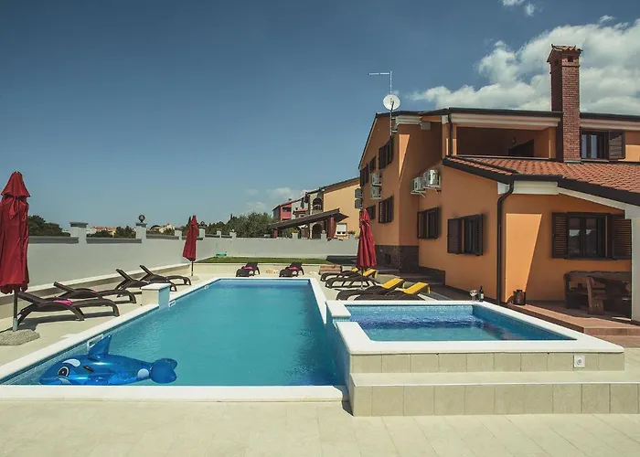 Villa In With Sea Pola