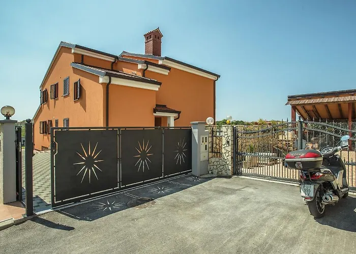 In With Sea Villa Póla