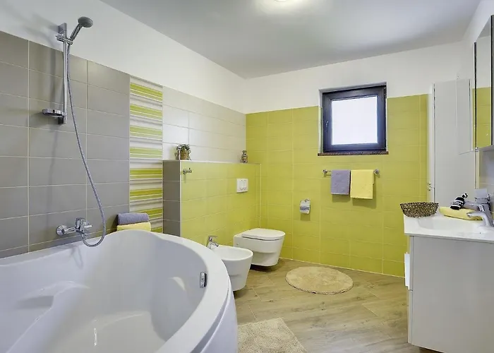 In With Sea Villa Póla