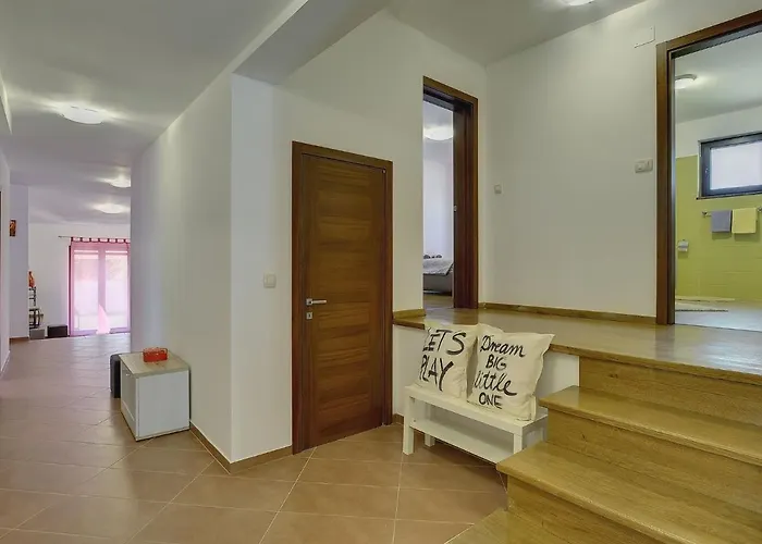 In With Sea Villa